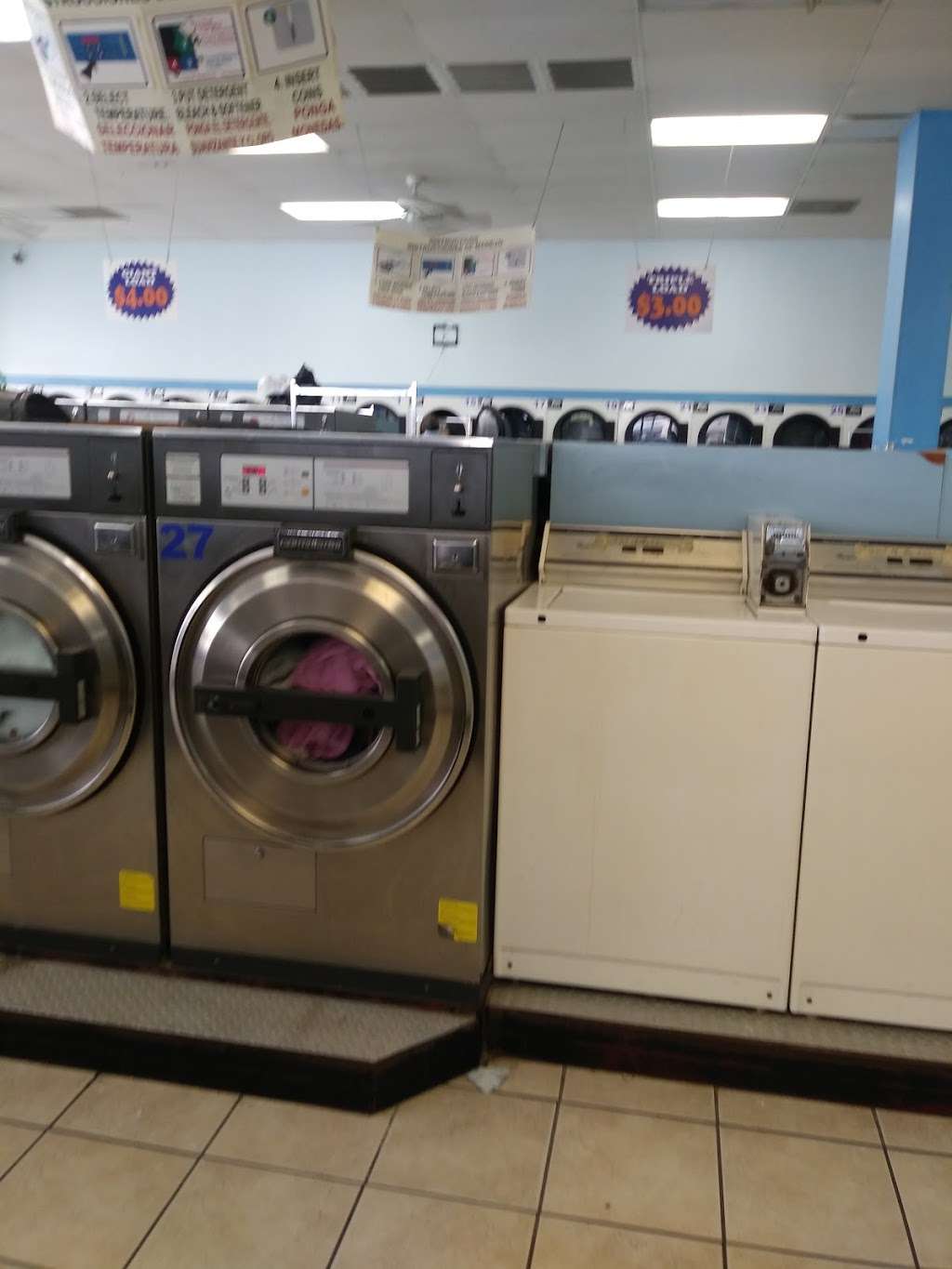 Royal Washateria | 13643 TX-249, Houston, TX 77086, USA | Phone: (281) 445-9778