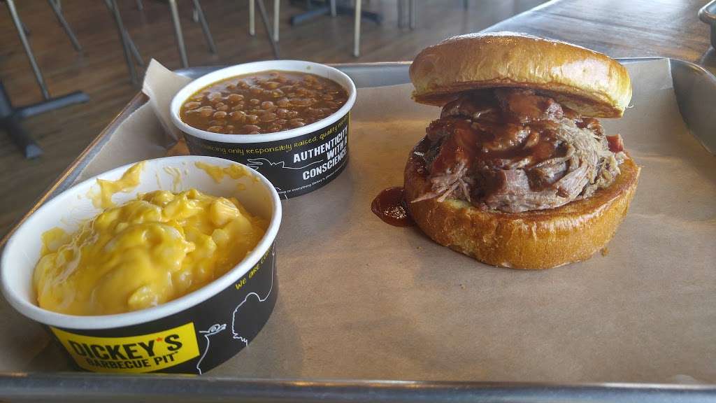 Dickeys Barbecue Pit | 6681 Grand Ave, Gurnee, IL 60031 | Phone: (847) 596-7290