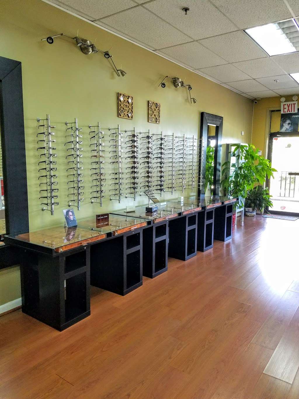 Bayside Family Eyecare | 208 Cross Island Pkwy, Bayside, NY 11360, USA | Phone: (718) 224-1833