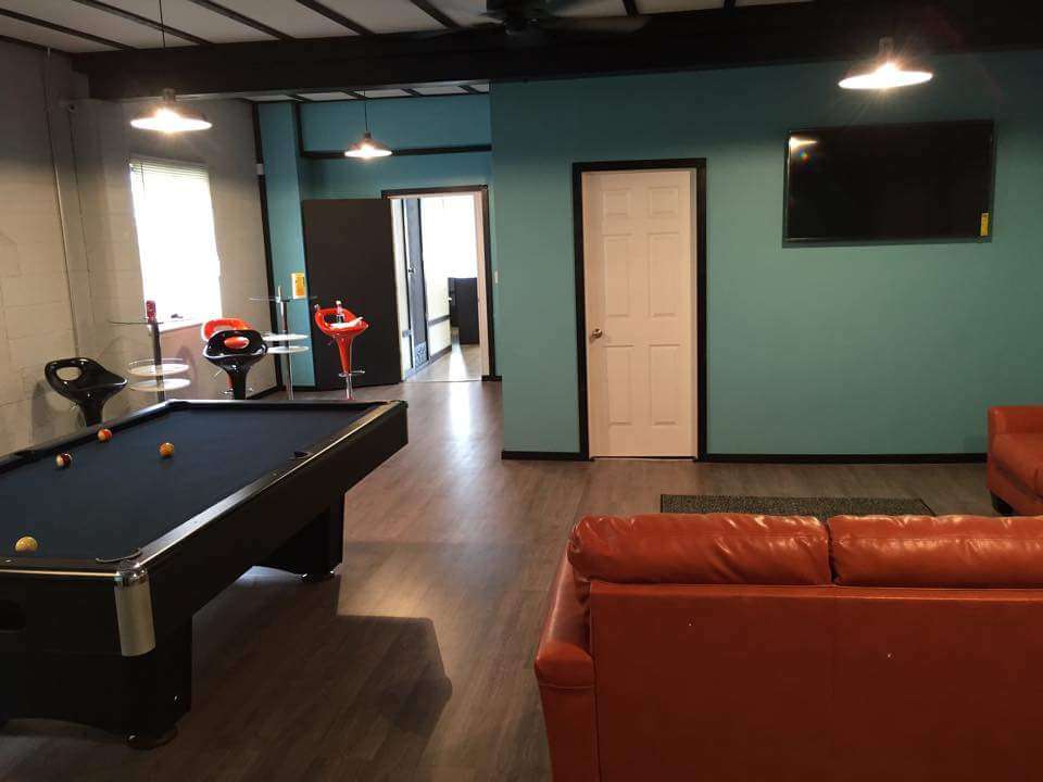 Skye Line Vape Lounge | 136 W Commercial Ave, Lowell, IN 46356, USA | Phone: (219) 690-3527