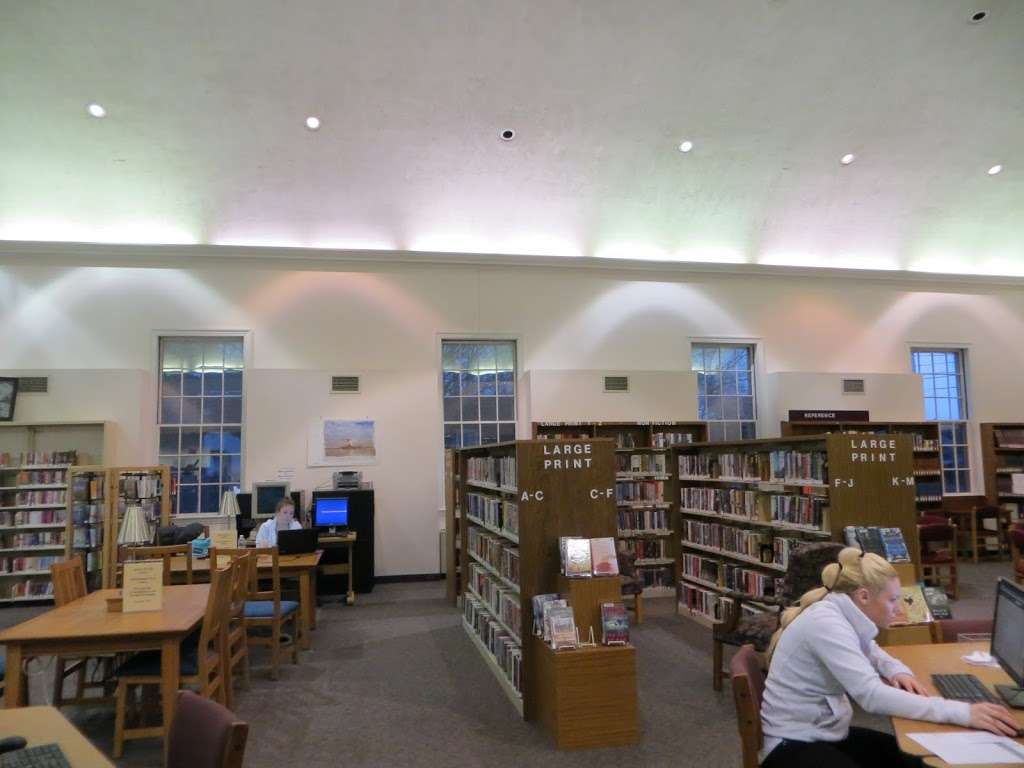 Lynnfield Library | 18 Summer St, Lynnfield, MA 01940, USA | Phone: (781) 334-5411