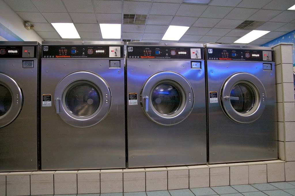 House of Bubbles Laundromat | 1347 John Fitzgerald Kennedy Blvd, Bayonne, NJ 07002, USA | Phone: (201) 339-9151