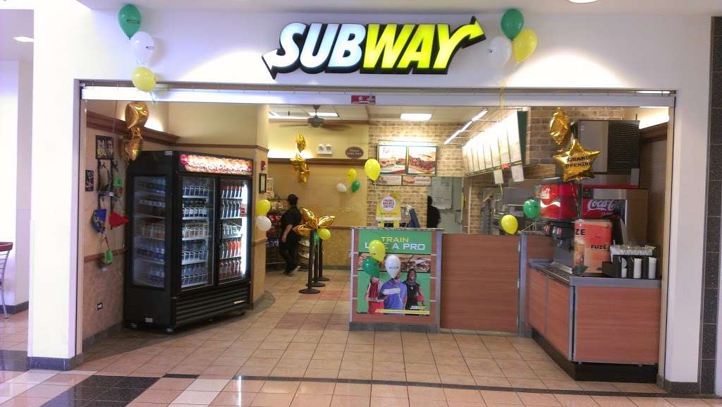 Subway Restaurants | 5800 Hinsdale Oasis, Hinsdale, IL 60521, USA | Phone: (224) 277-4355