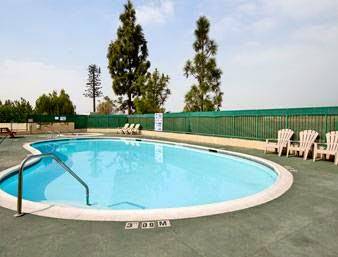 Days Inn San Bernardino-University Parkway | 2000 Ostrems Way, San Bernardino, CA 92407, USA | Phone: (909) 880-8425