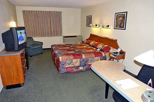 Motel 6 Portland, OR - Tigard West | 17959 SW McEwan Rd, Tigard, OR 97224, USA | Phone: (503) 246-8451