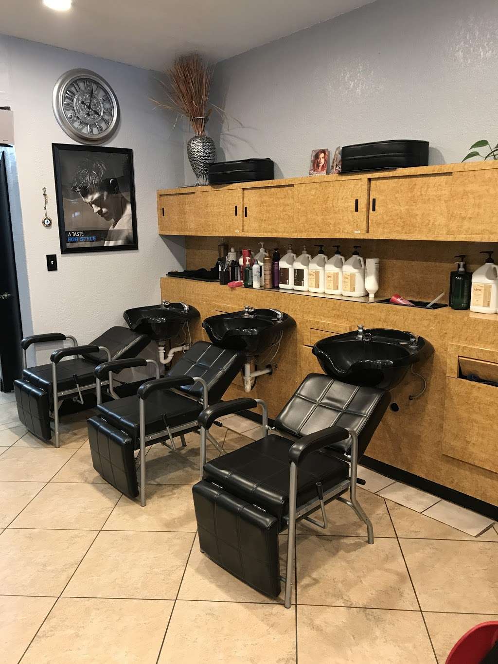 hair studio salon | 5605 South St, Lakewood, CA 90713, USA | Phone: (562) 461-0346