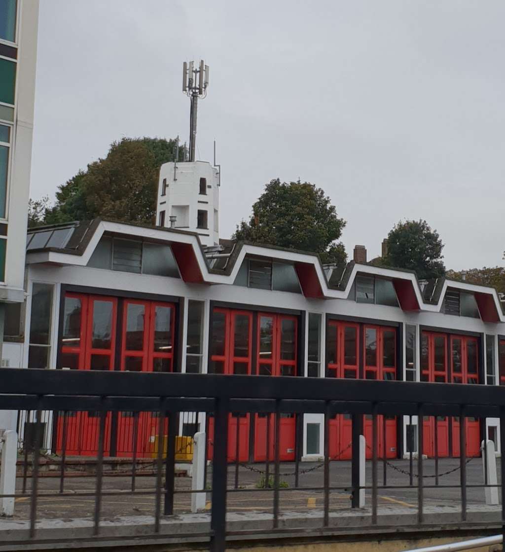 Croydon Fire Station | 90 Old Town, Croydon CR0 1AR, UK | Phone: 020 8555 1200