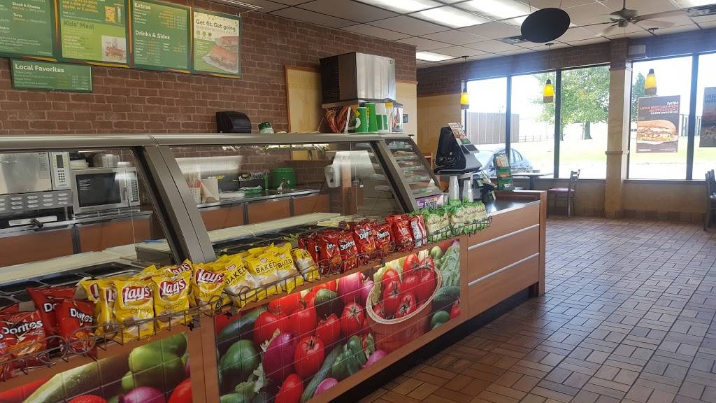 Subway | 23 N Council Rd, Oklahoma City, OK 73127, USA | Phone: (405) 495-4600