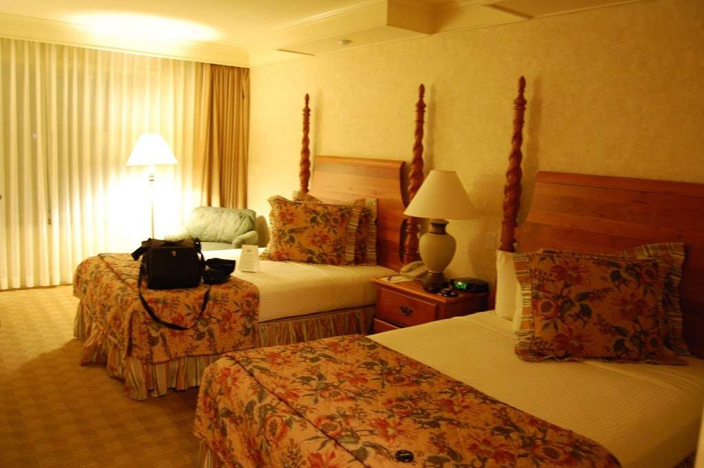 Bay Landing Hotel | 1550 Old Bayshore Hwy, Burlingame, CA 94010, USA | Phone: (650) 259-9000