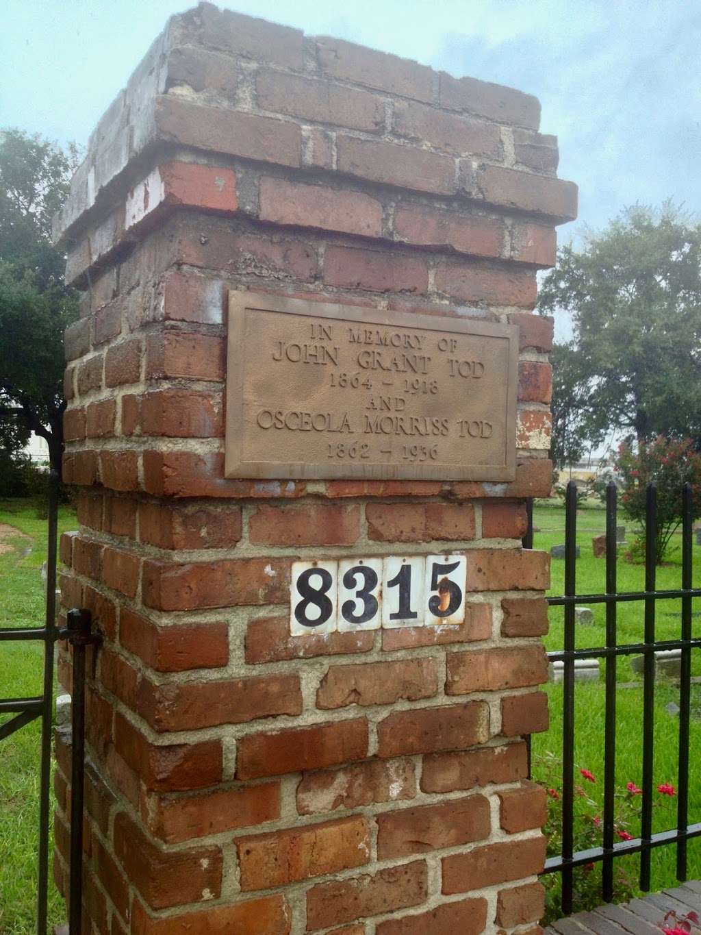 Glendale Cemetery | 8315 E Magnolia St, Houston, TX 77012, USA | Phone: (281) 288-7888