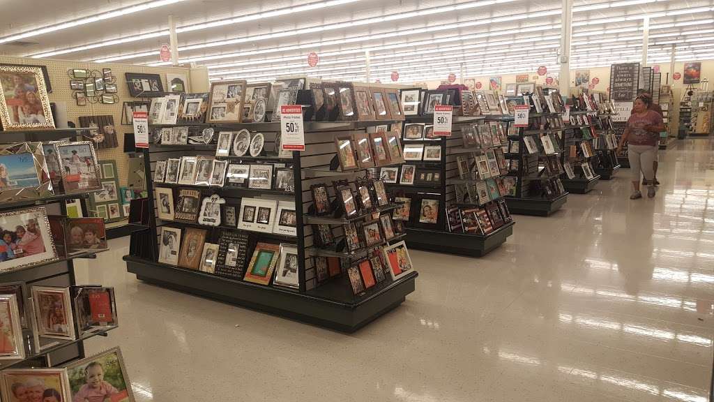 Hobby Lobby | 3525 Gardens Ridge Way, Orlando, FL 32839, USA | Phone: (407) 841-5965