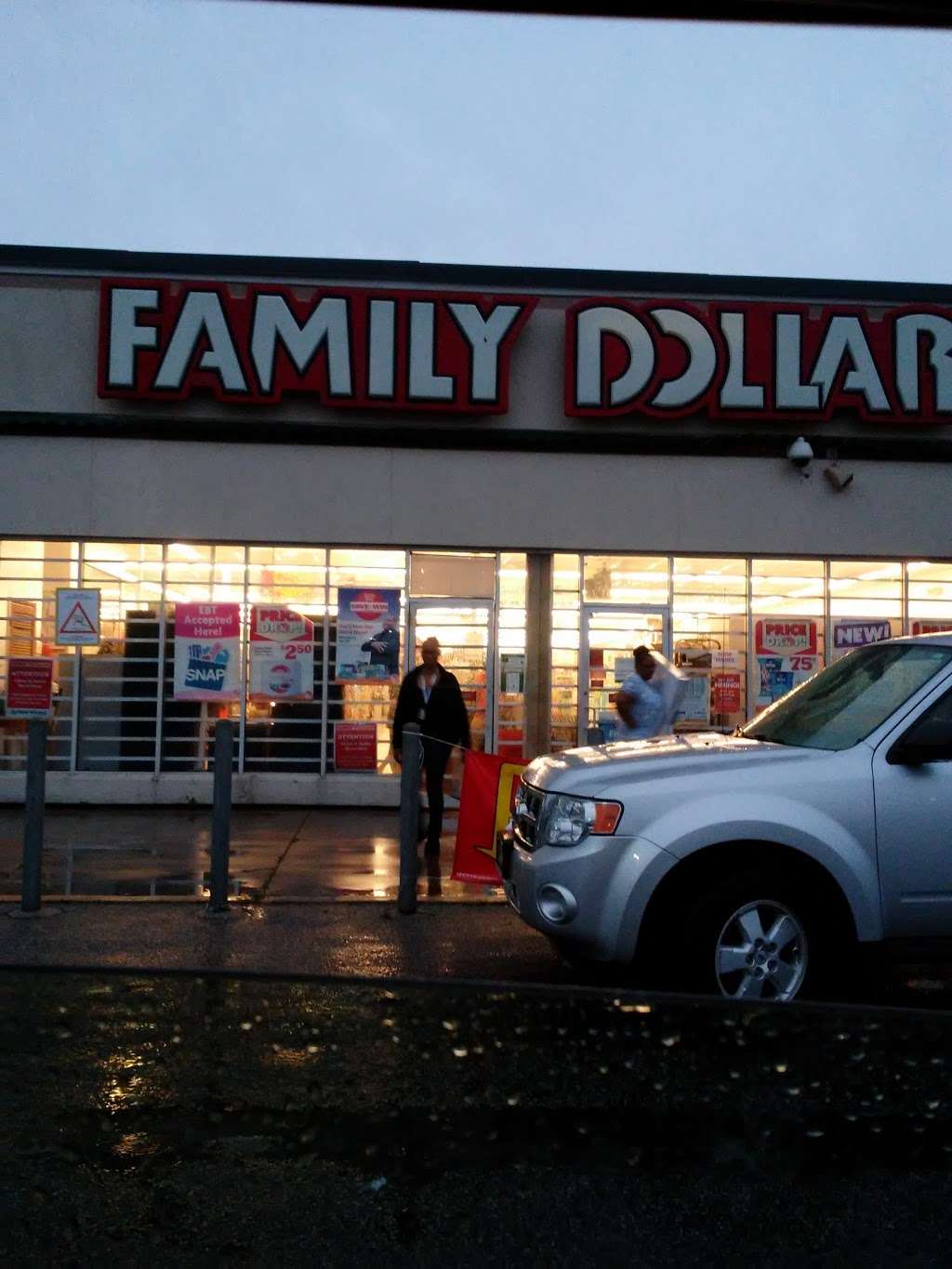 Family Dollar | 5529 W 5th Ave, Gary, IN 46406, USA | Phone: (219) 944-0200