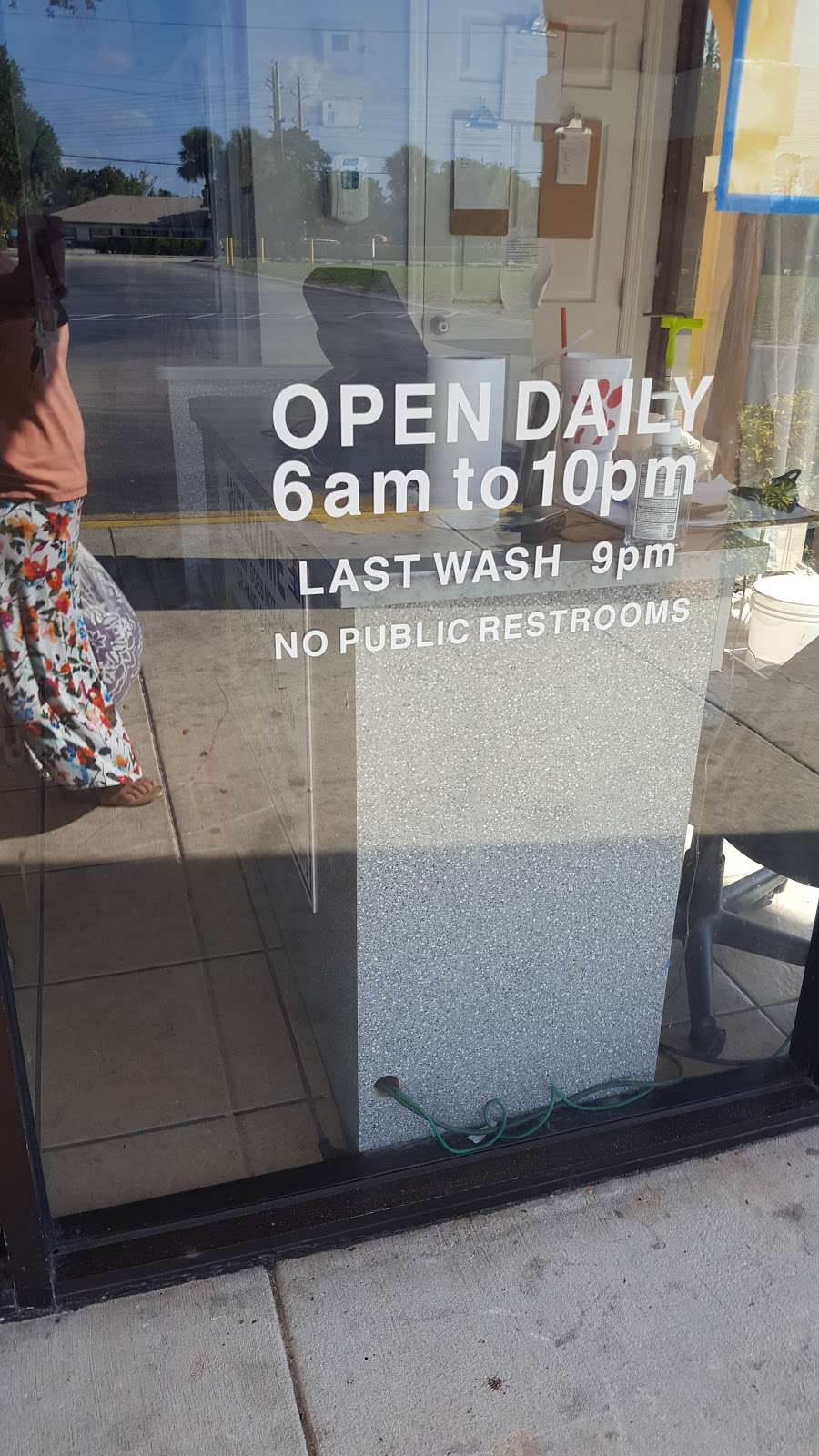 Laundromat | West Palm Beach, FL 33407, USA