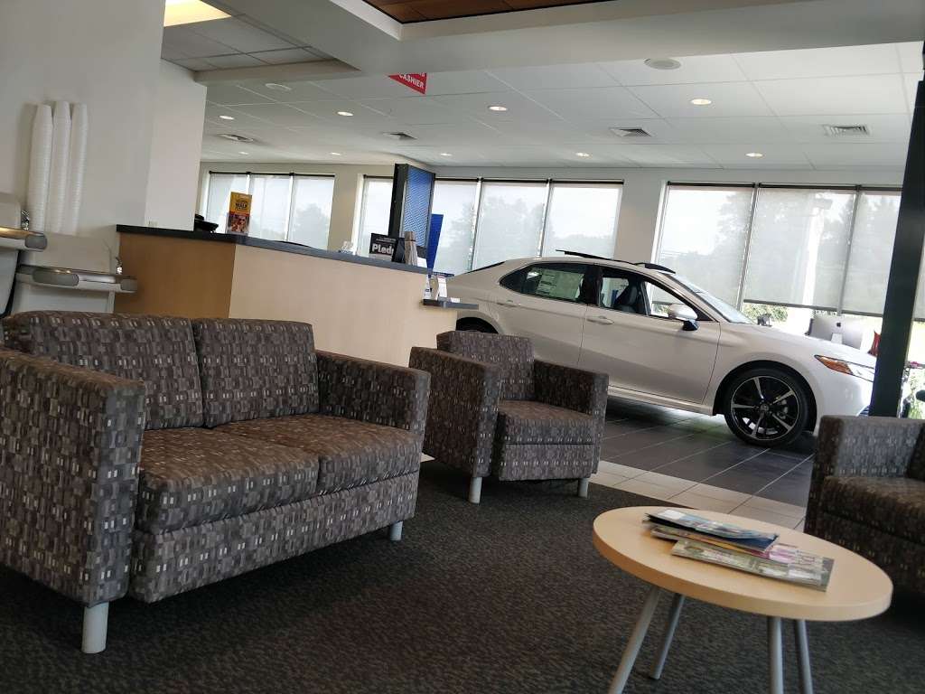 Performance Toyota | 4681 Penn Ave, Sinking Spring, PA 19608, United States | Phone: (610) 678-3425