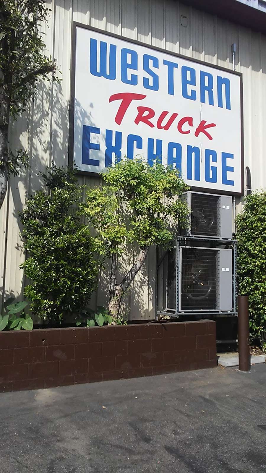 Western Truck Exchange | 432 W Manchester Ave, Los Angeles, CA 90003, USA | Phone: (323) 750-1277