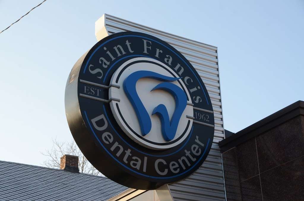 St Francis Dental Center | 3555 S Kinnickinnic Ave, St Francis, WI 53235, USA | Phone: (414) 744-0634