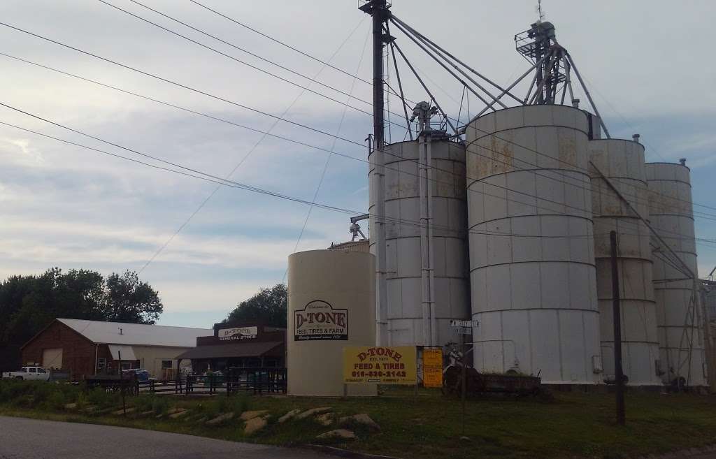 D-Tone Feed and Tires | 1006 W South St, Plattsburg, MO 64477, USA | Phone: (816) 539-2142