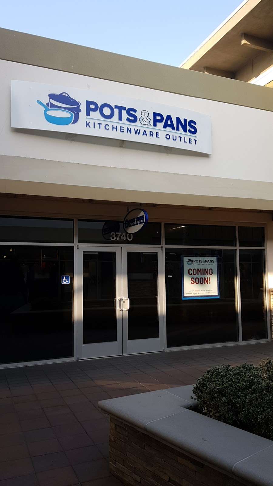 Pots & Pans | 3720 Livermore Outlets Dr, Livermore, CA 94551, USA