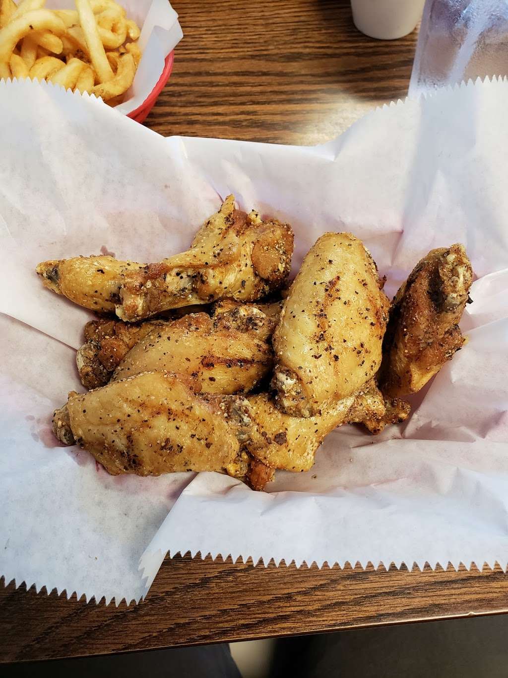 Gregs Place Wings | 2736 S Chickasaw Trail, Orlando, FL 32829, USA | Phone: (407) 277-7789