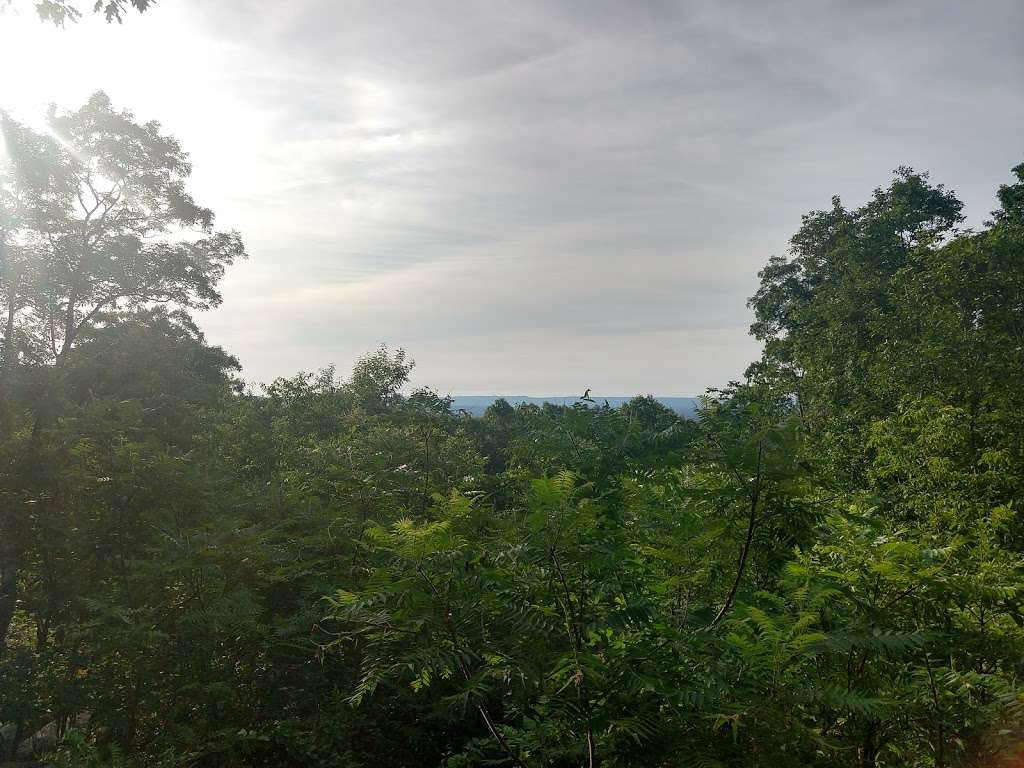 Mountain Top | Tourne Yellow Trail, Boonton, NJ 07005, USA