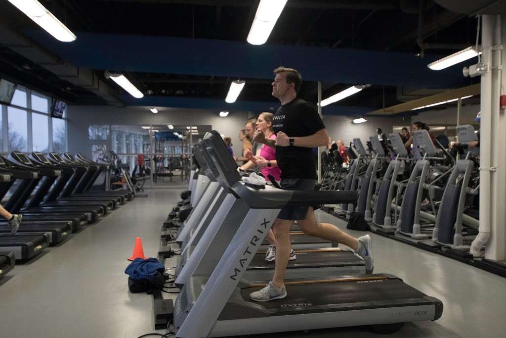 Fox Fitness at Vaughan | 2121 W Indian Trail, Aurora, IL 60506, USA | Phone: (630) 907-9600