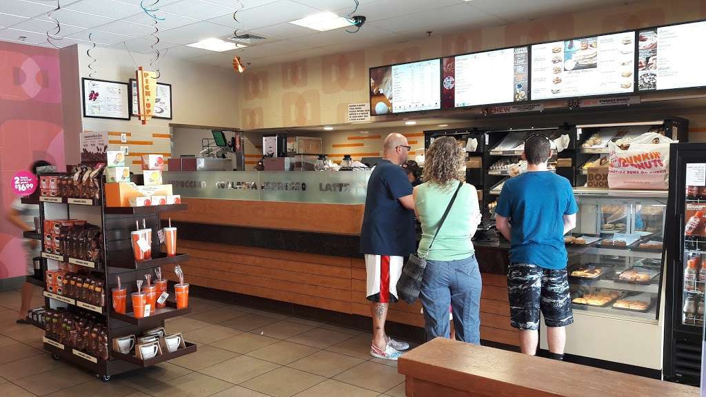 Dunkin Donuts | 588 S Alafaya Trail #10, Orlando, FL 32828 | Phone: (407) 281-7080