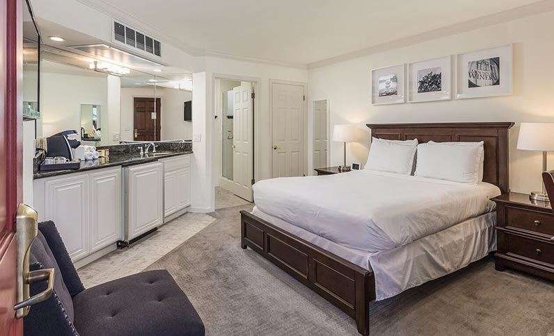 Saratoga Oaks Lodge | 14626 Big Basin Way, Saratoga, CA 95070, USA | Phone: (408) 867-3307