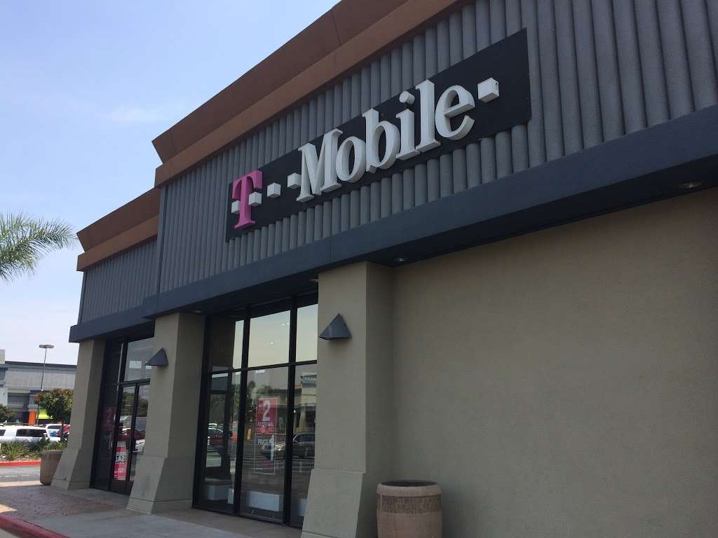 T-Mobile | 8720 Garfield Ave #105, South Gate, CA 90280, USA | Phone: (562) 806-4661