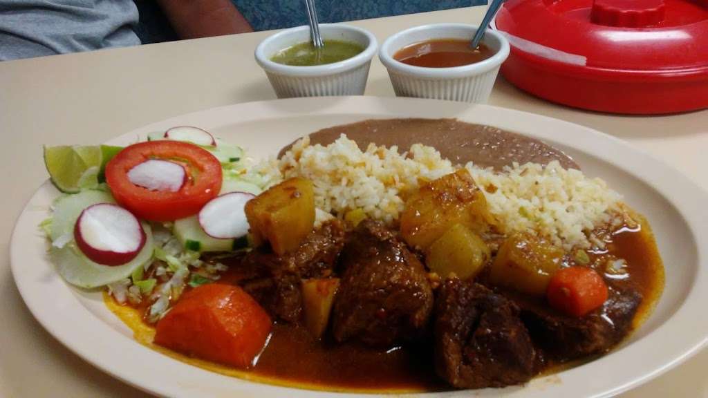 Pupuseria El Salvadoreño | 1741 Algonquin Rd, Mt Prospect, IL 60056, USA | Phone: (224) 875-7180