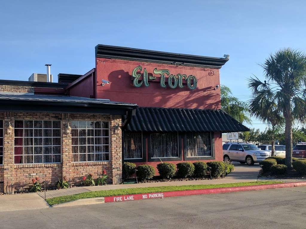 El Toro Mexican Restaurant | 120 Commerce St, Clute, TX 77531, USA | Phone: (979) 265-5361