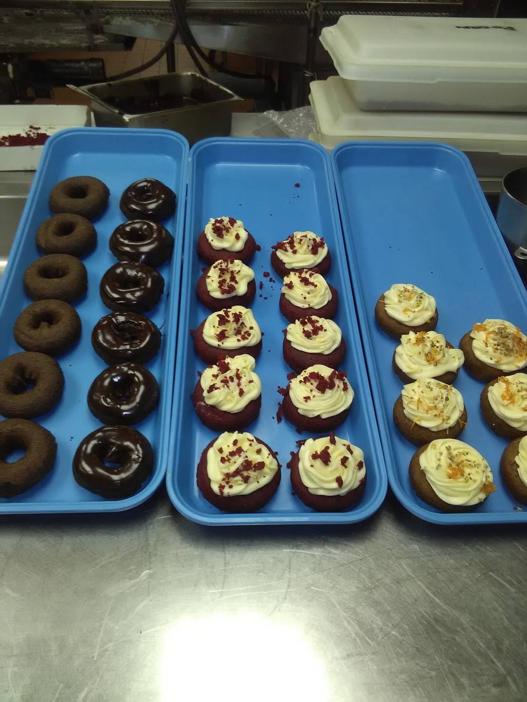 Lone Star Donuts | 1727 N Beckley Ave, Dallas, TX 75203, USA | Phone: (214) 946-2185