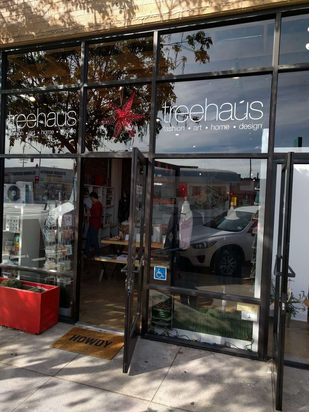 Treehaus | 3153 Glendale Blvd, Los Angeles, CA 90039, USA | Phone: (323) 230-6776