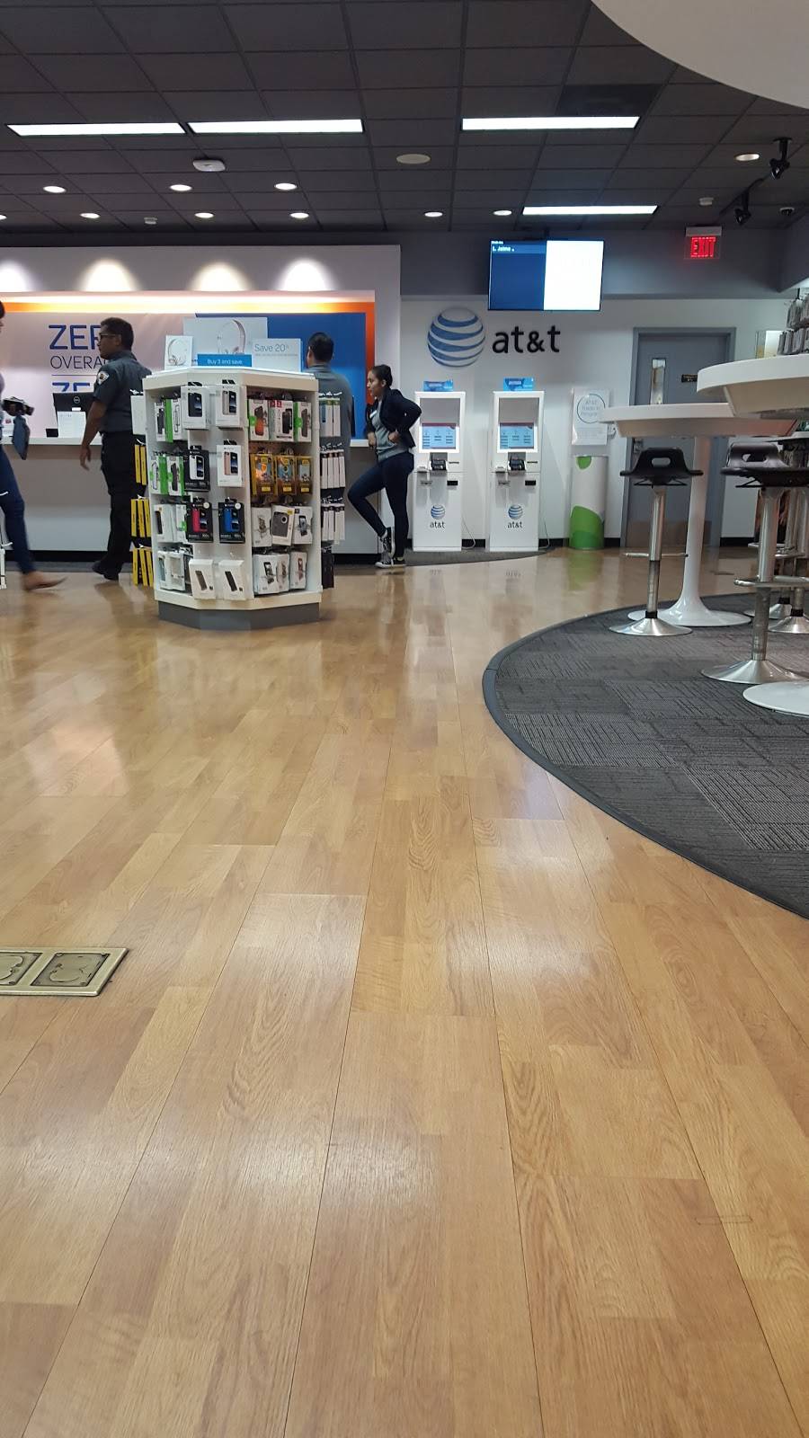 AT&T Store | 3839 W 1st St Suite B-4, Santa Ana, CA 92703, USA | Phone: (714) 265-4088