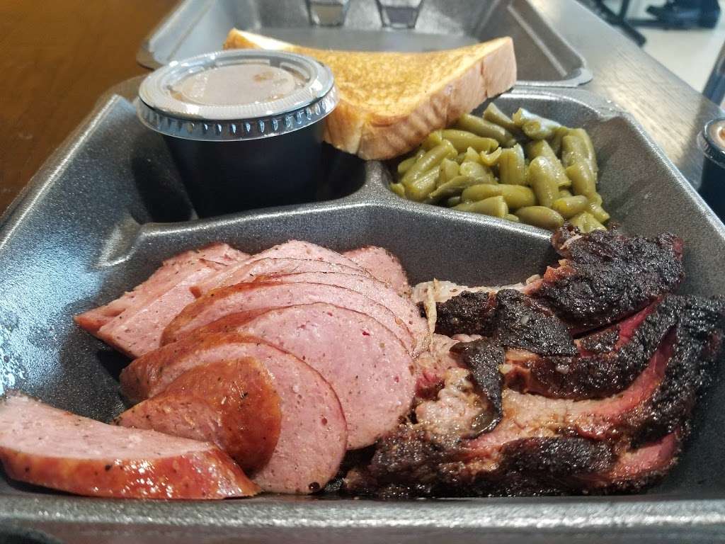 Cousins Bar-B-Q | 3200 East Airfield Drive Terminal B Gate 12, Dallas, TX 75261, USA | Phone: (972) 973-7758