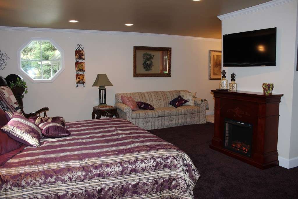 Daisys Guest House | 13373 Frati Ln, Sebastopol, CA 95472, USA | Phone: (707) 874-6022