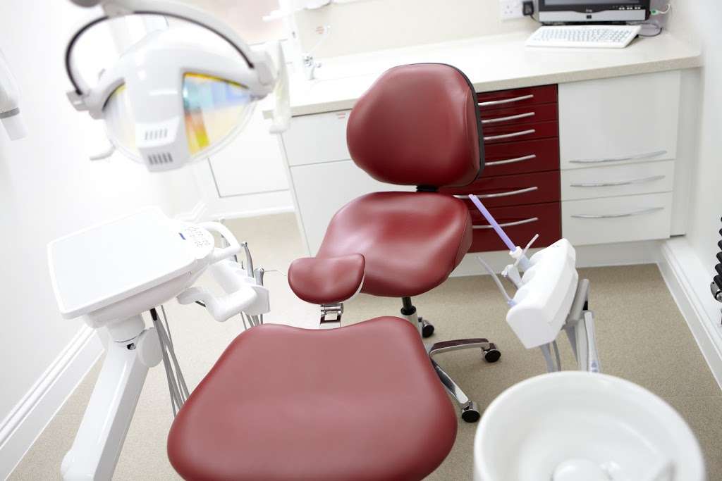 Elegance Dental | Nr, Vintage Court, Cambridge Rd, Puckeridge, Ware SA11 1SA, UK | Phone: 01920 821579