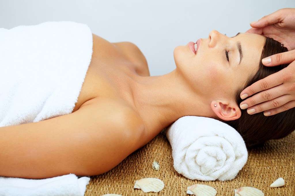 Magical Touch Therapist - Massage | 1010 SW 99th Ave, Pembroke Pines, FL 33025, USA | Phone: (786) 427-0247