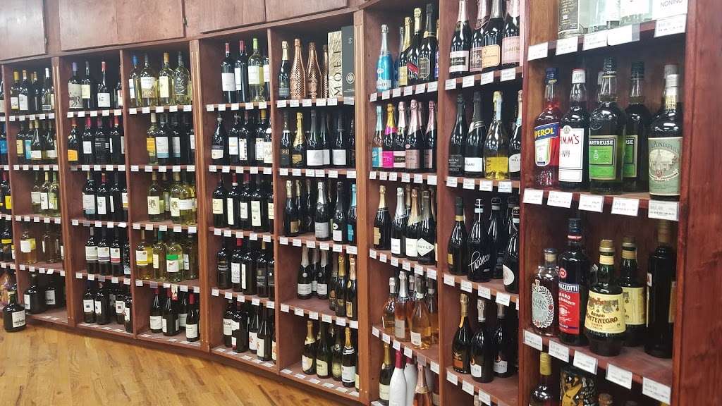 Franny Lew Wine & Liquor | 58-50 Francis Lewis Blvd, Oakland Gardens, NY 11364, USA | Phone: (718) 428-1111