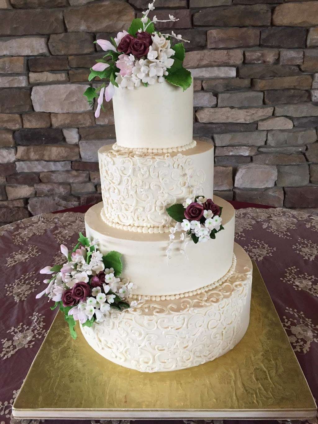 Custom Cakes by Adele | 4823 Main St, Whitehall, PA 18052, USA | Phone: (610) 703-6500