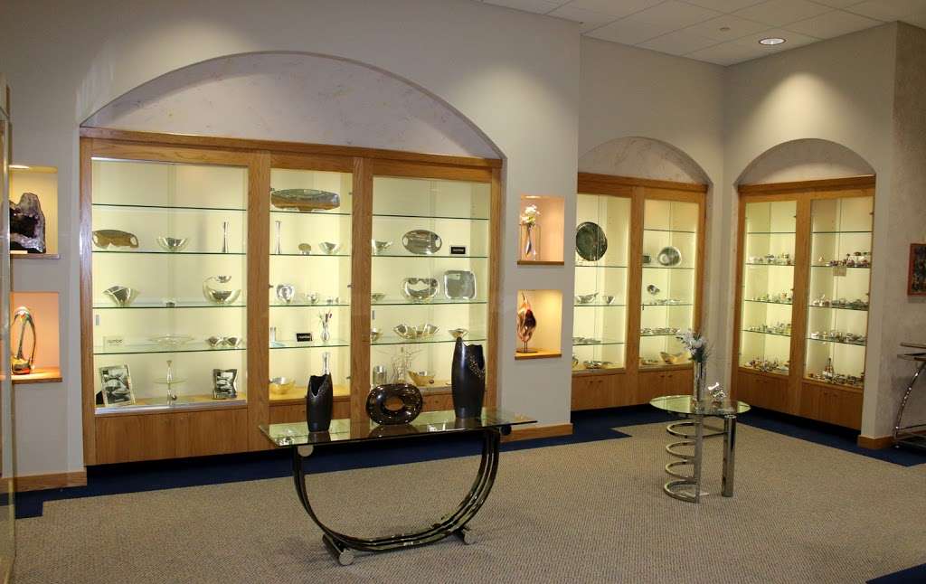 D & M Perlman Fine Jewelry and Gifts | 740 S 8th St, West Dundee, IL 60118 | Phone: (847) 426-8881