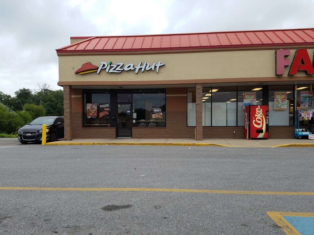 Pizza Hut | 874 N Plymouth Rd, Winamac, IN 46996, USA | Phone: (574) 946-6116