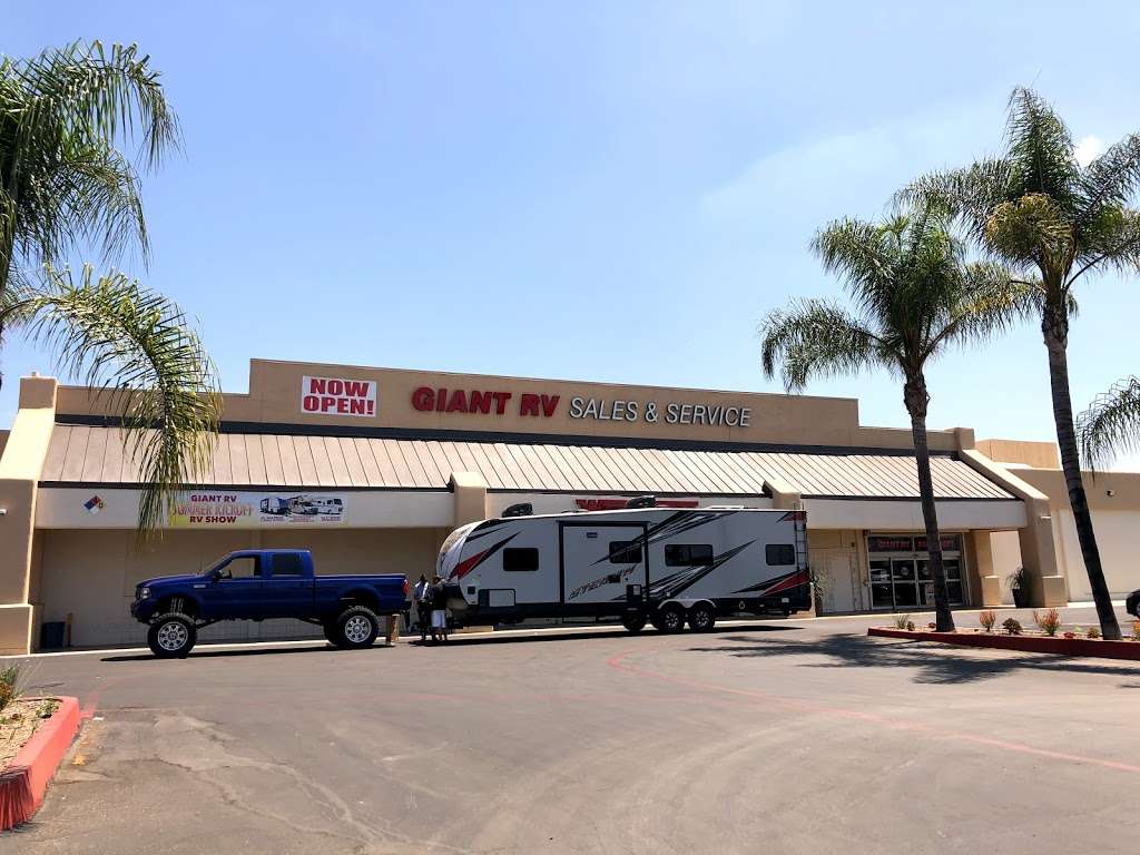 Giant RV | 11111 Florence Ave, Downey, CA 90241, USA | Phone: (888) 477-9705