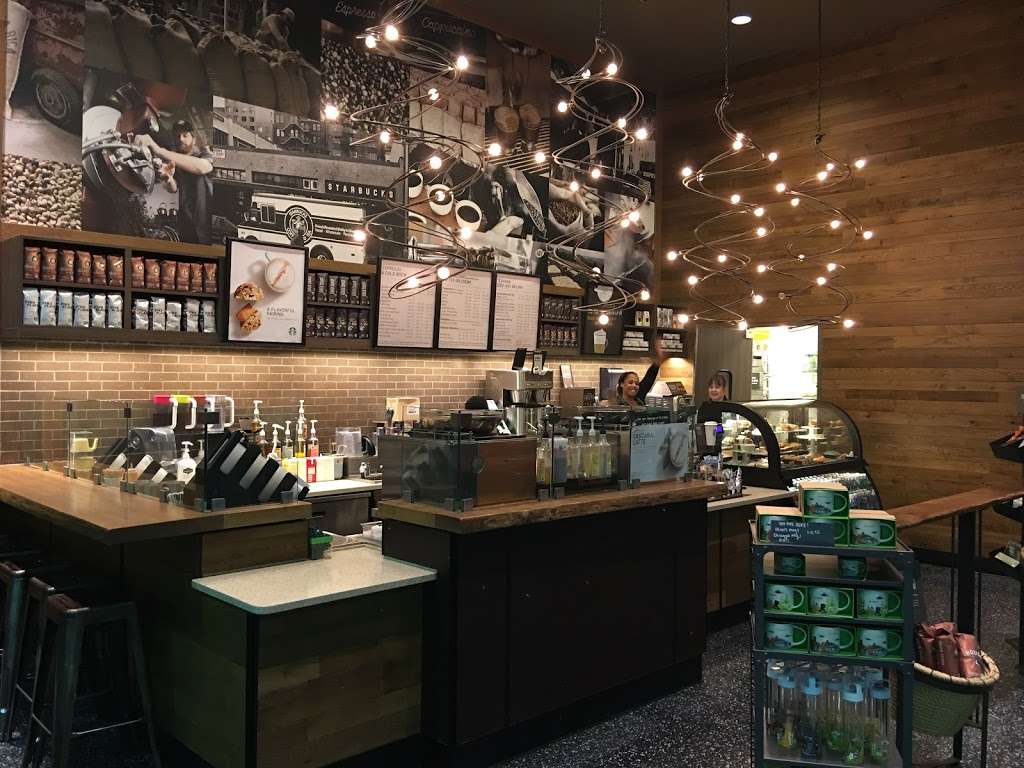 Starbucks | 5555 N River Rd, Rosemont, IL 60018, USA | Phone: (847) 993-4035