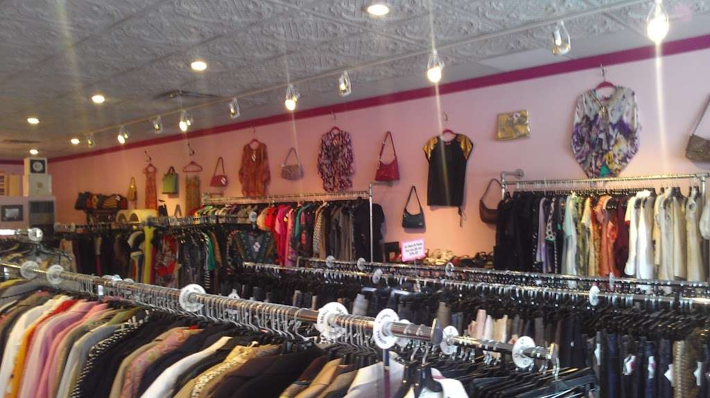 Fashionista Exchange & Boutique | 8777 W 95th St, Overland Park, KS 66212, USA | Phone: (913) 341-2537