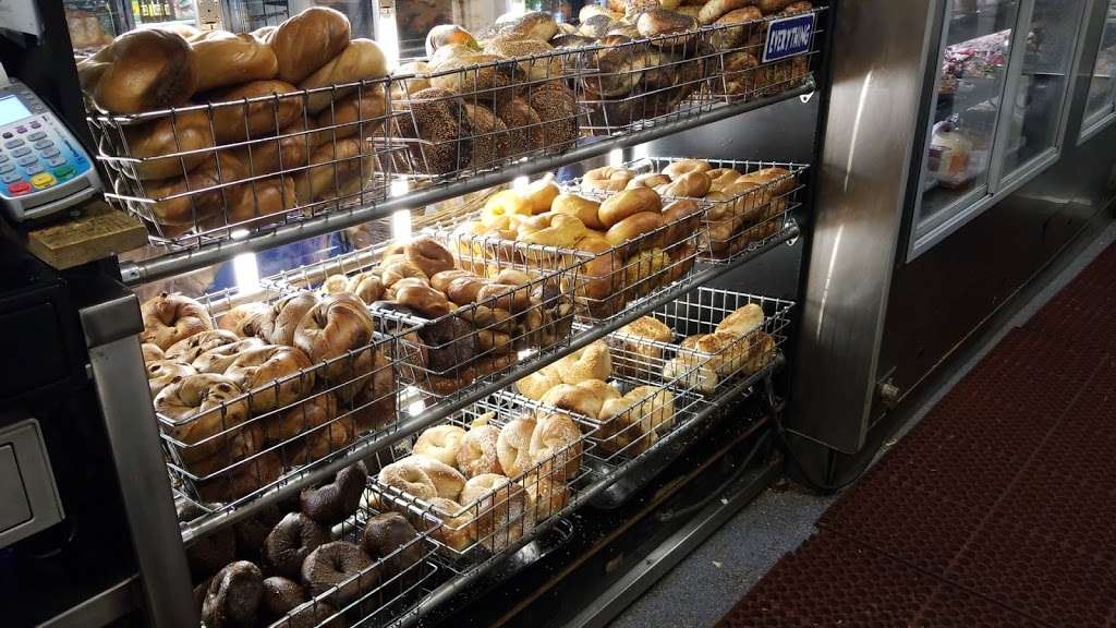 Boardwalk Bagel | 108-01 108th St, Rockaway Park, NY 11694, USA | Phone: (718) 634-3200