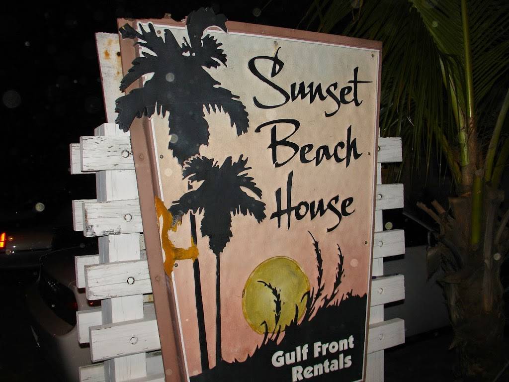 Sunset Beach House | 8584 W Gulf Blvd, Treasure Island, FL 33706, USA | Phone: (727) 423-3819