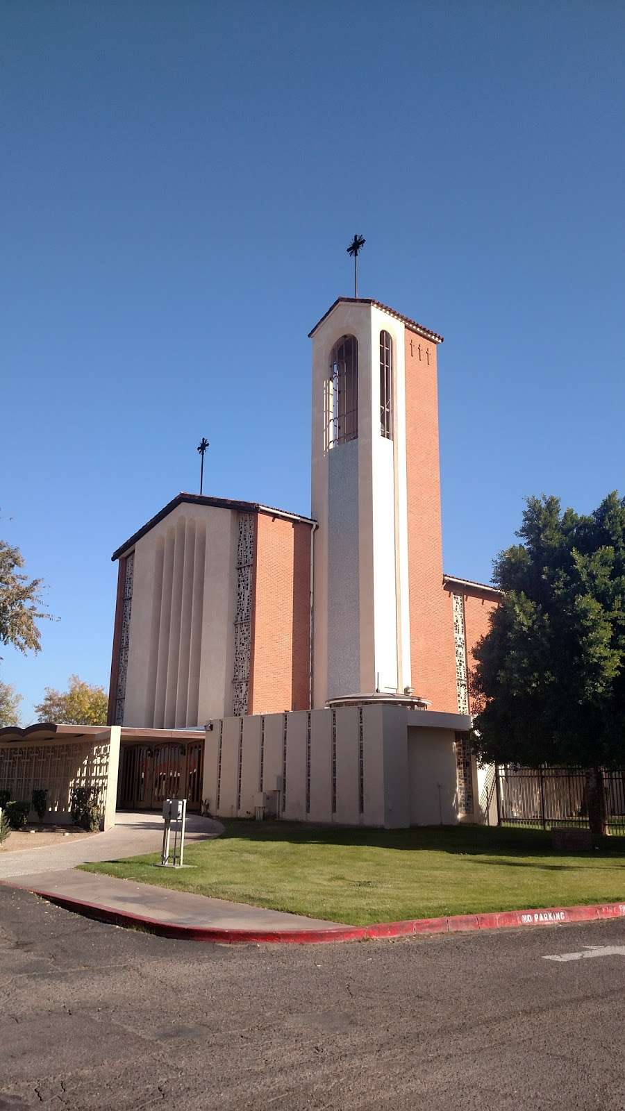 Saints Simon and Jude Cathedral | 6351 N 27th Ave, Phoenix, AZ 85017, USA | Phone: (602) 242-1300