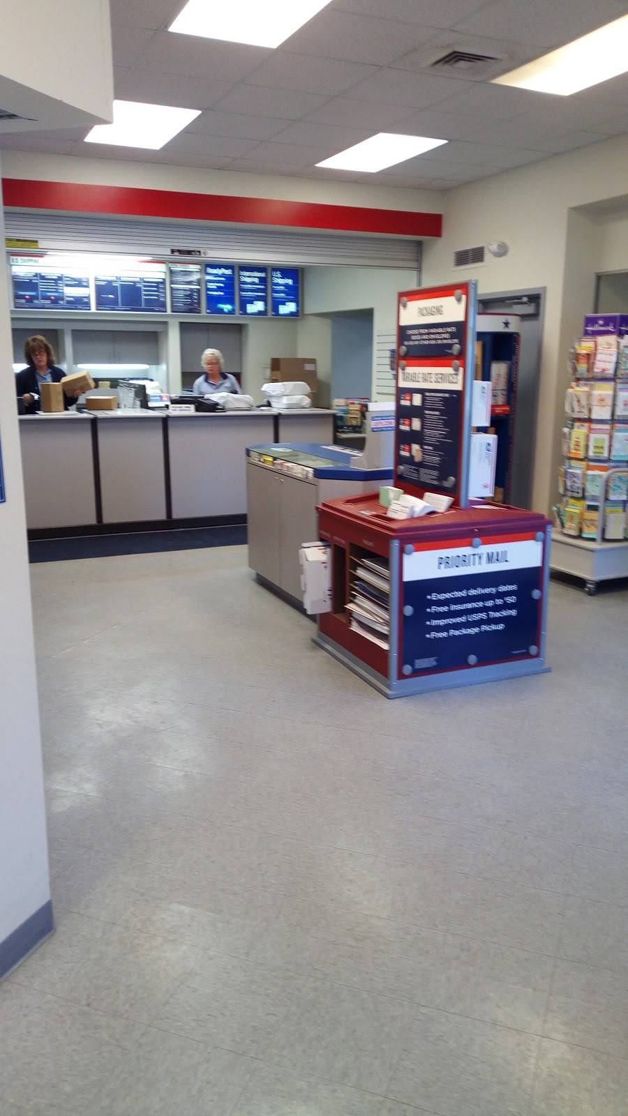 United States Postal Service | 205 E Main St, Valley Center, KS 67147, USA | Phone: (800) 275-8777