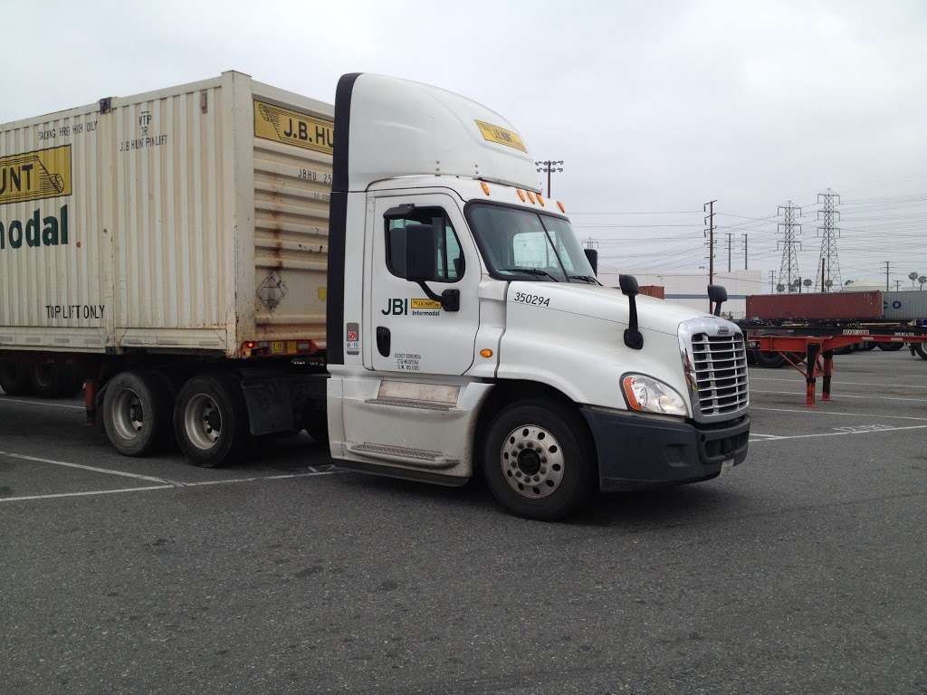 J.B. Hunt Transport Services, Inc. | 5650 Southern Ave, South Gate, CA 90280, USA | Phone: (800) 452-4868