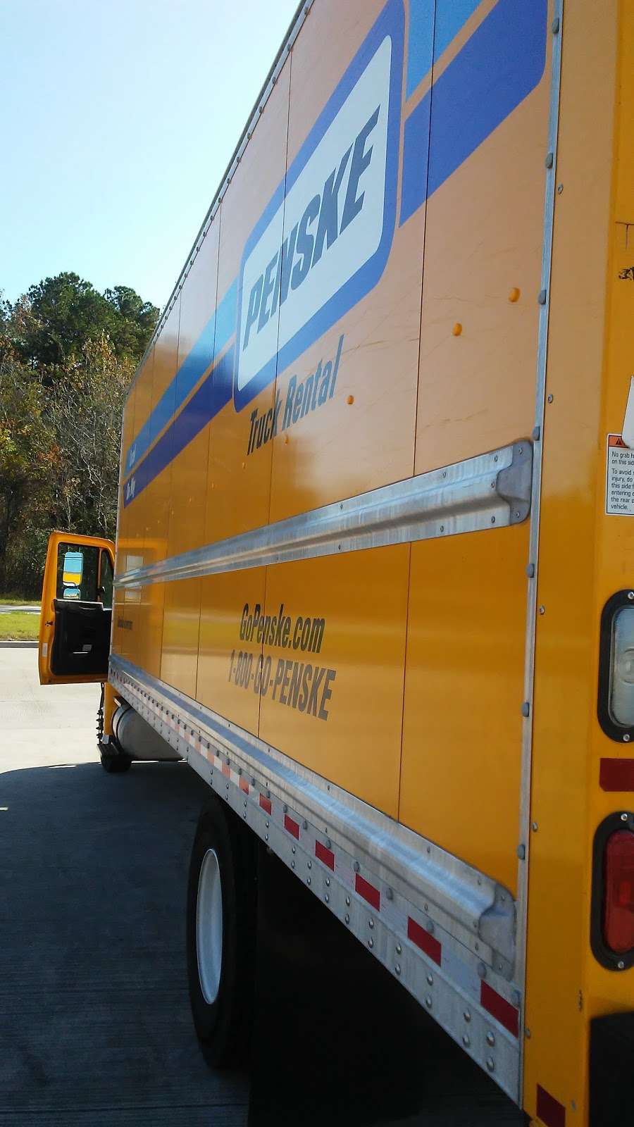 Penske Truck Rental | 22200 Hwy 59 N, Kingwood, TX 77339, USA | Phone: (281) 354-8444